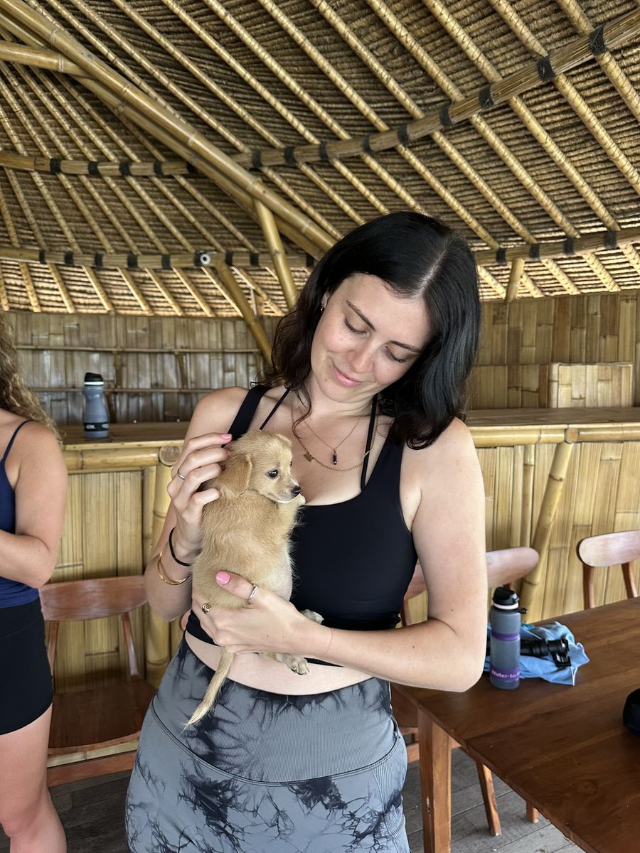 Puppy yoga Bali